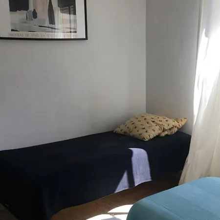 Appartement Charmant T2 Au Port De Hyeres, 5 Pers., Proche Plages Et Commerces, Parking Reserve - Fr-1-335-189