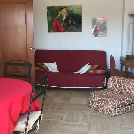 Appartement Charmant T2 Au Port De Hyeres, 5 Pers., Proche Plages Et Commerces, Parking Reserve - Fr-1-335-189 Hyères